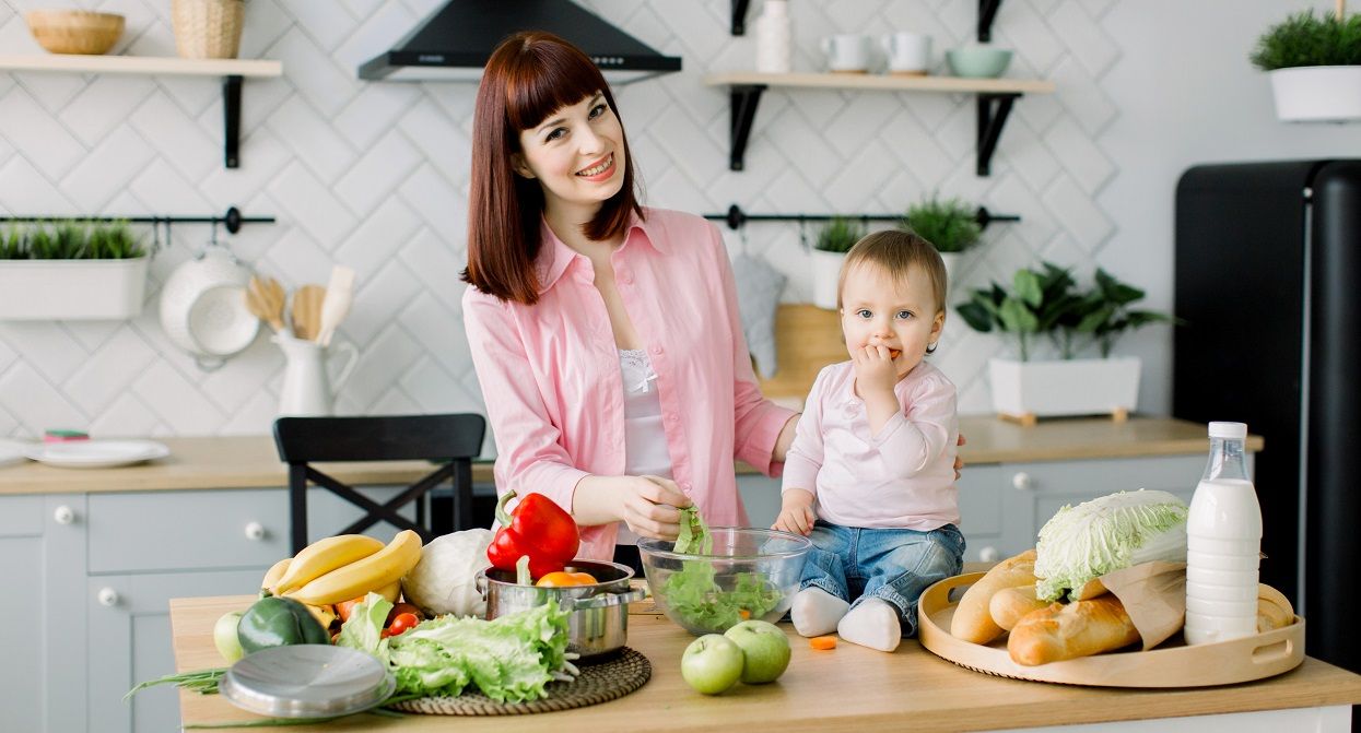 Gesunde Ernährung in der Stillzeit wichtig für Mutter und Baby