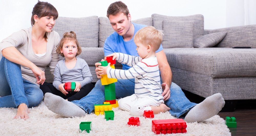 Egalitärer Erziehungsstil Eltern und Kinder nicht nur beim Spielen gleichberechtigt