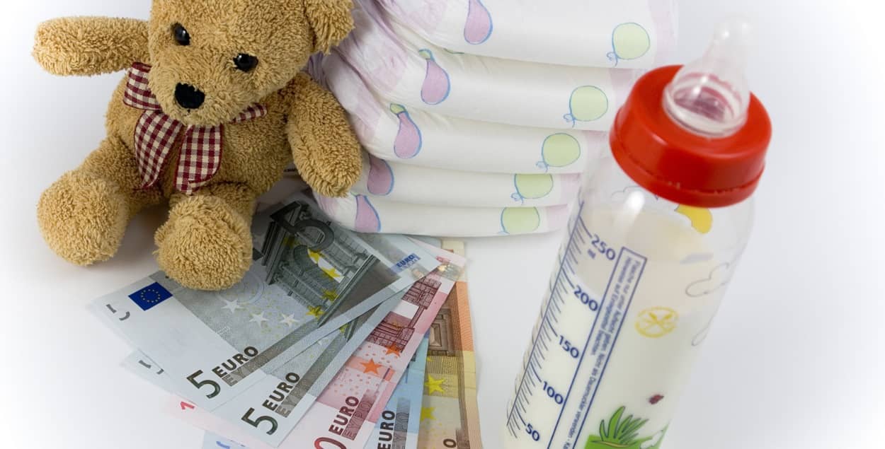 Wie viel Geld gibt man CA in den ersten 3 Monaten für ein Baby aus?