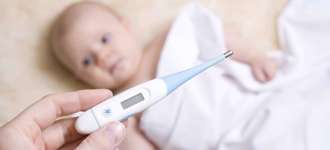 Fieberthermometer und Baby